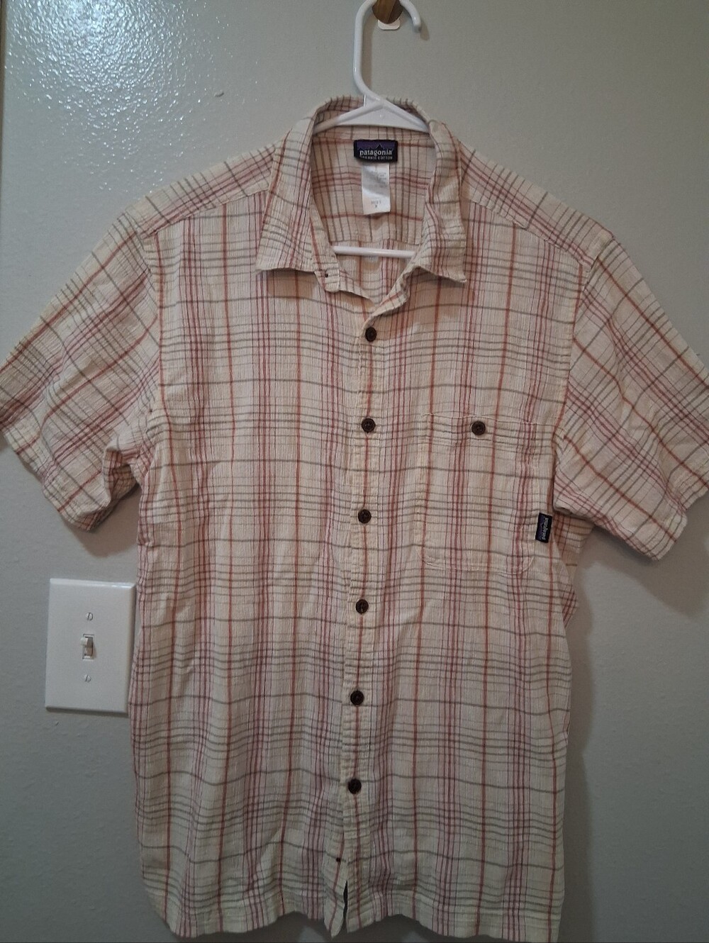 Patagonia Men’s Short-Sleeve Plaid Button-Up Shirt - Cream with Red Stripe